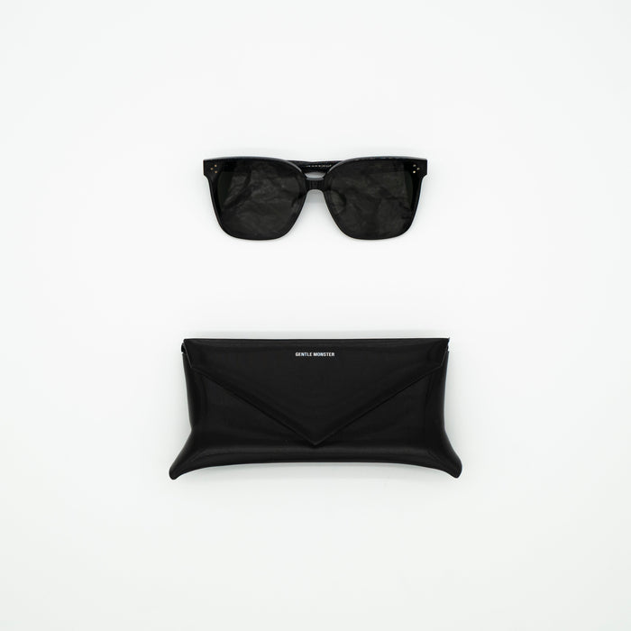 Gentle Monster Her 01 Unisex Black Square Sunglasses
