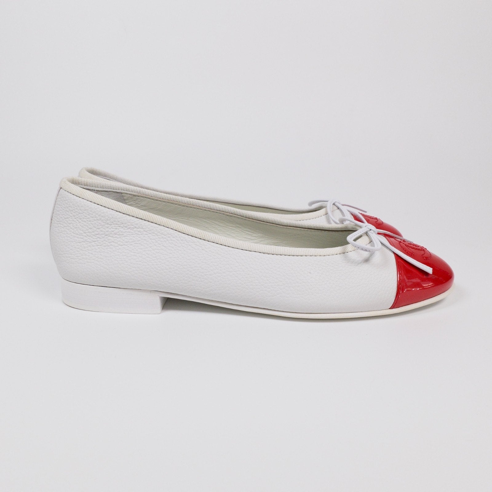 Chanel White Lambskin Red Patent CC Cap Toe Bow Ballet Flats Size 36