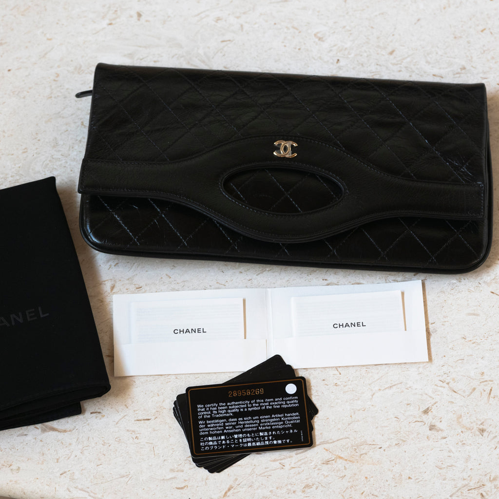 *Rare* CHANEL Pochette 31 Clutch Quilted Crumpled Calfskin GHW A70521