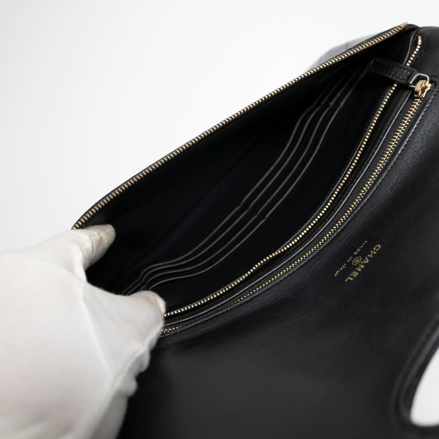 *Rare* CHANEL Pochette 31 Clutch Quilted Crumpled Calfskin GHW A70521 VIP