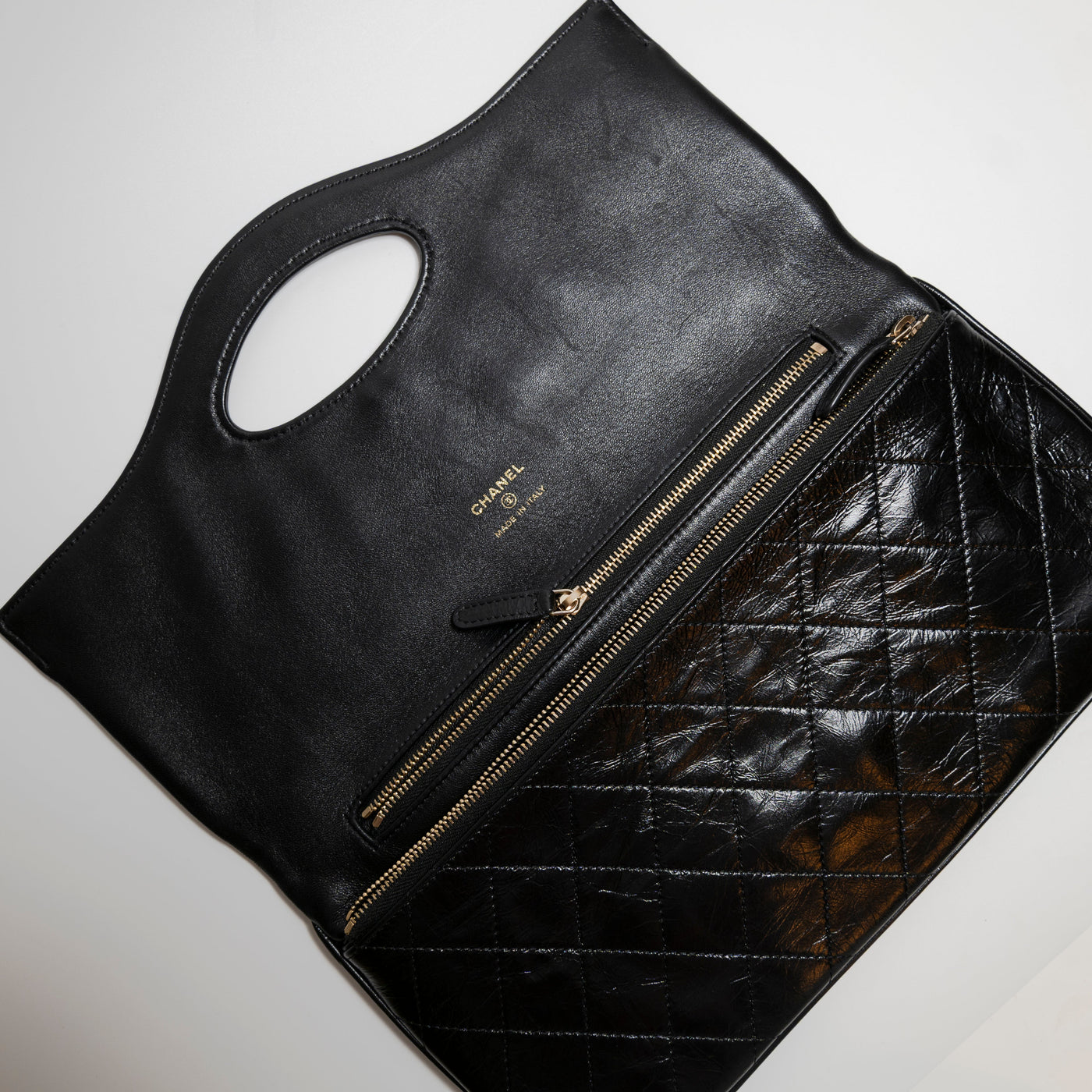 *Rare* CHANEL Pochette 31 Clutch Quilted Crumpled Calfskin GHW A70521 VIP