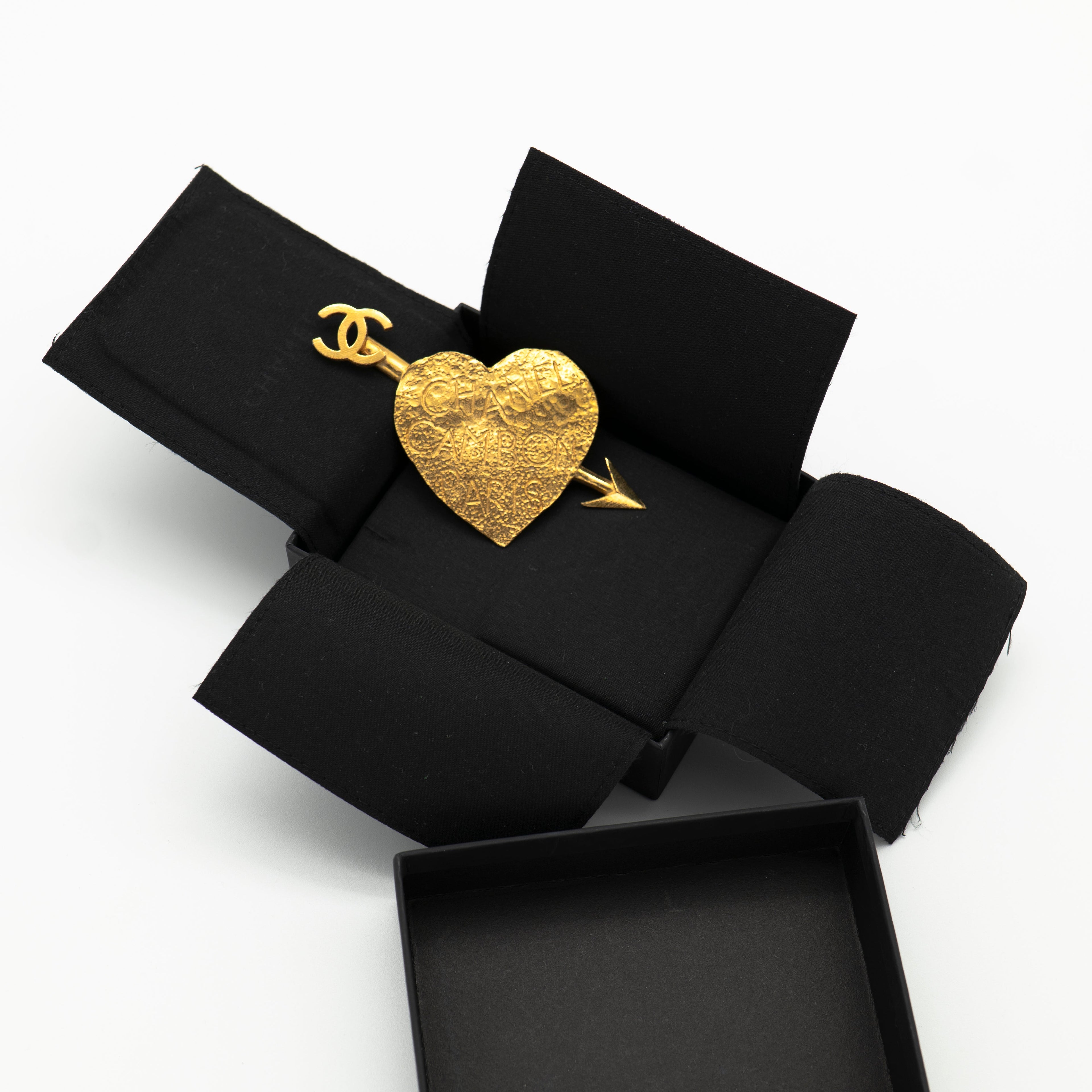 CHANEL Vintage 1993 Gold-Plated CC Cambon Paris Heart Arrow Brooch 93P