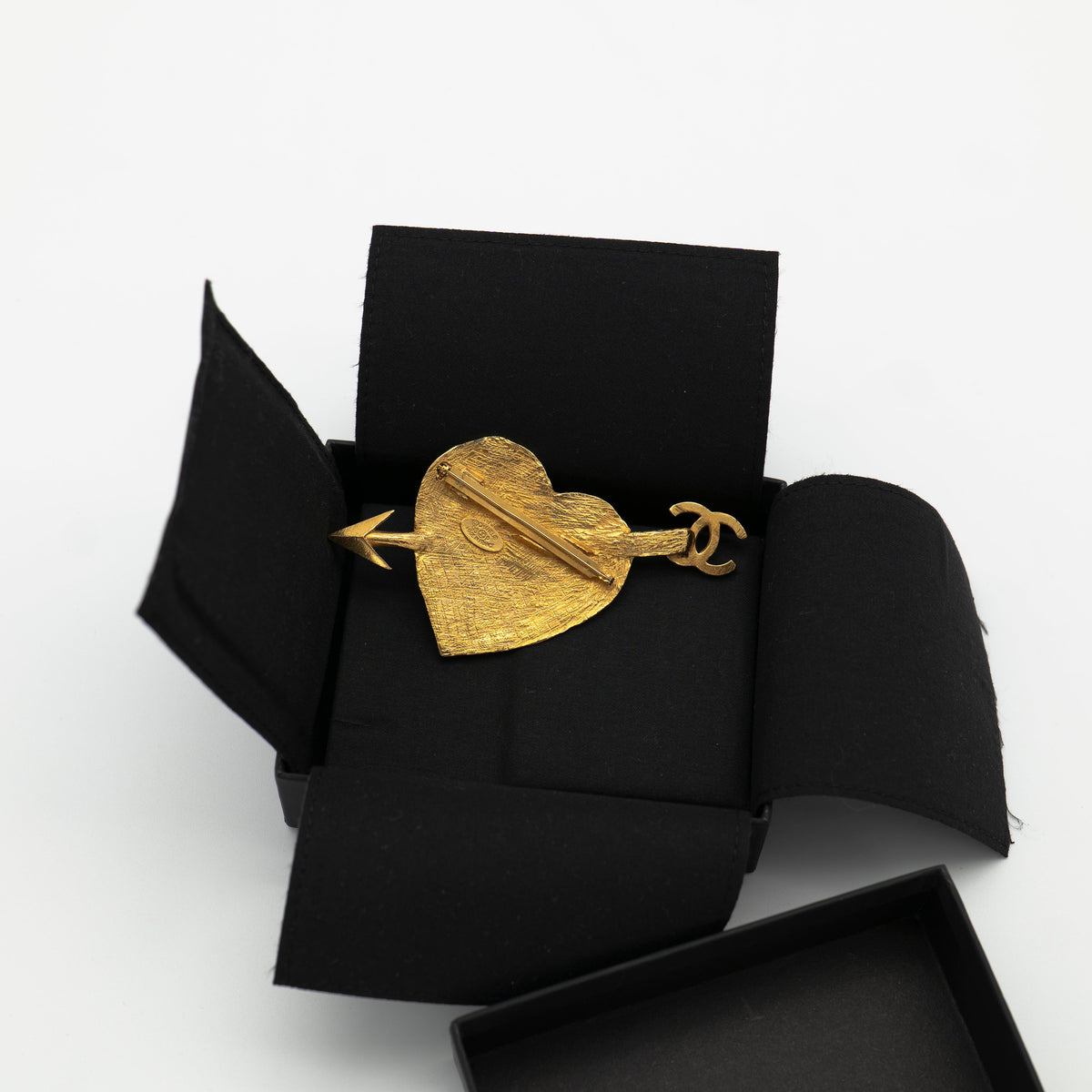 CHANEL Vintage 1993 Gold-Plated CC Cambon Paris Heart Arrow Brooch 93P