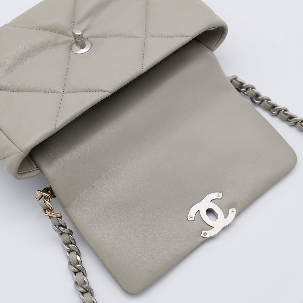 CHANEL 19 Medium 22C Light Gray Lambskin Quilted Mixed HW