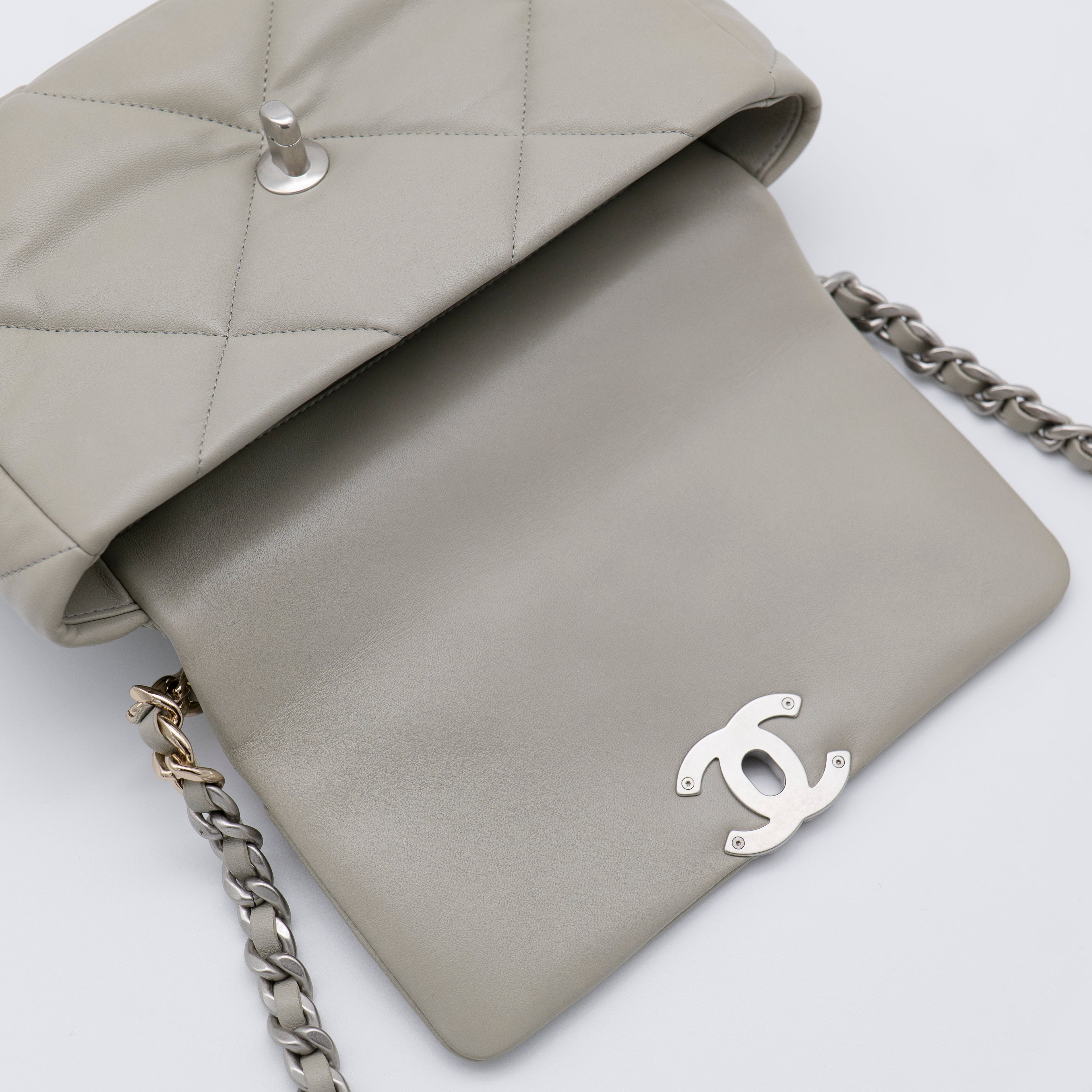 CHANEL 19 Medium 22C Light Gray Lambskin Quilted Mixed HW