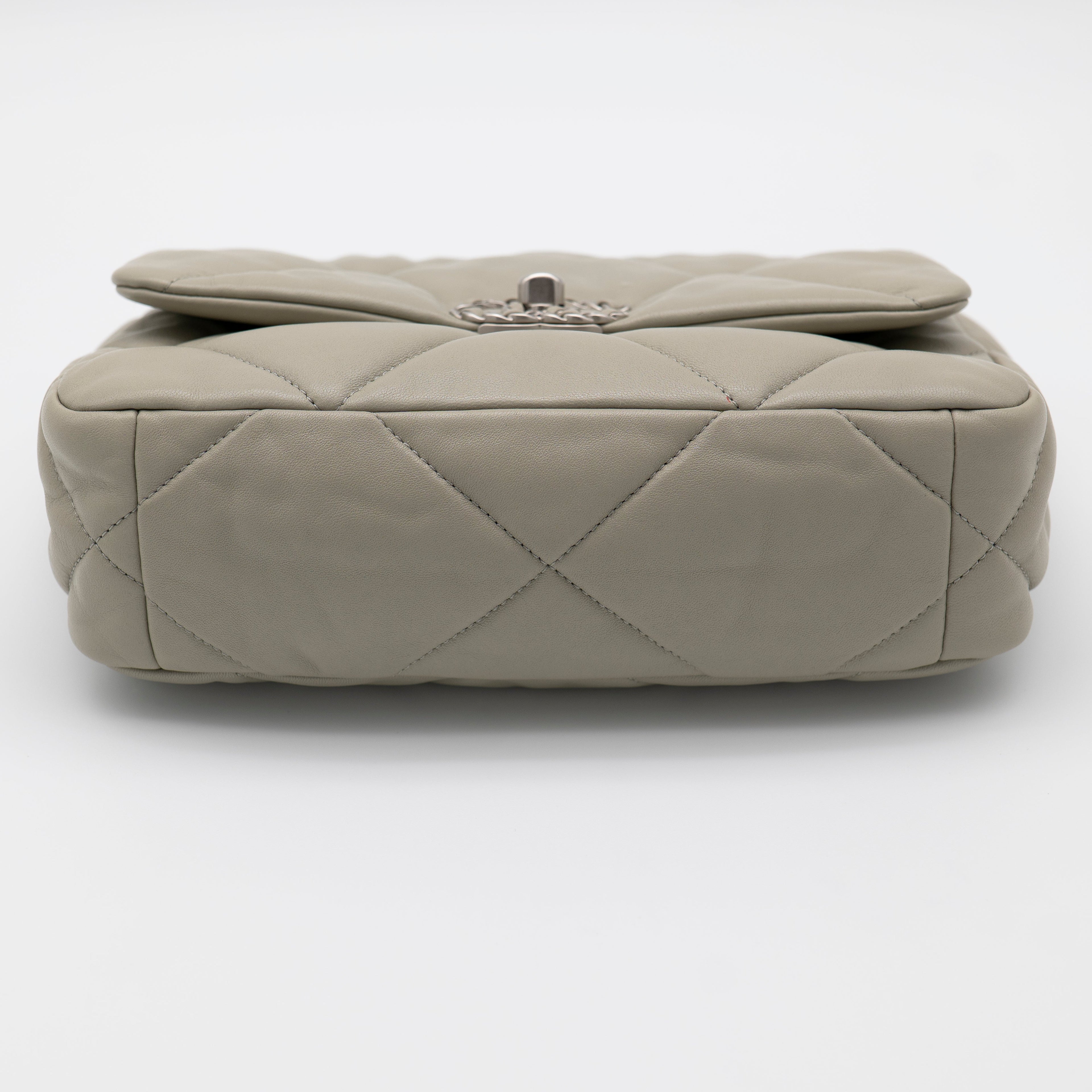 CHANEL 19 Medium 22C Light Gray Lambskin Quilted Mixed HW