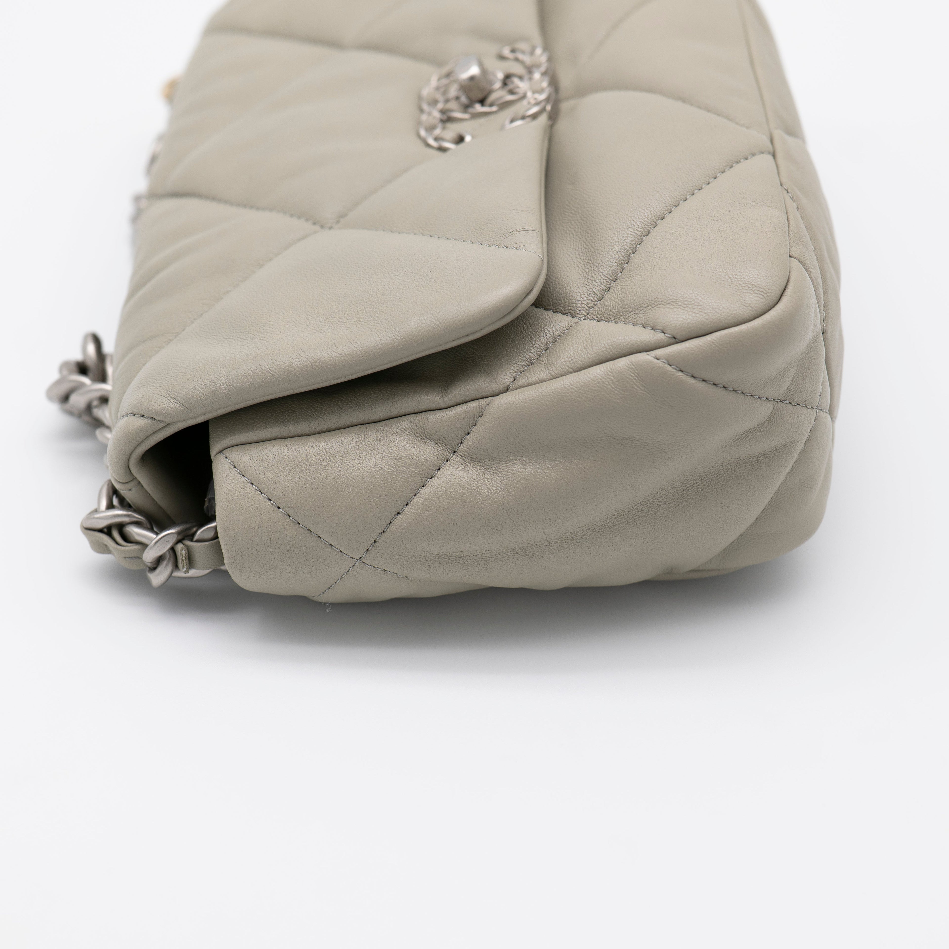 CHANEL 19 Medium 22C Light Gray Lambskin Quilted Mixed HW