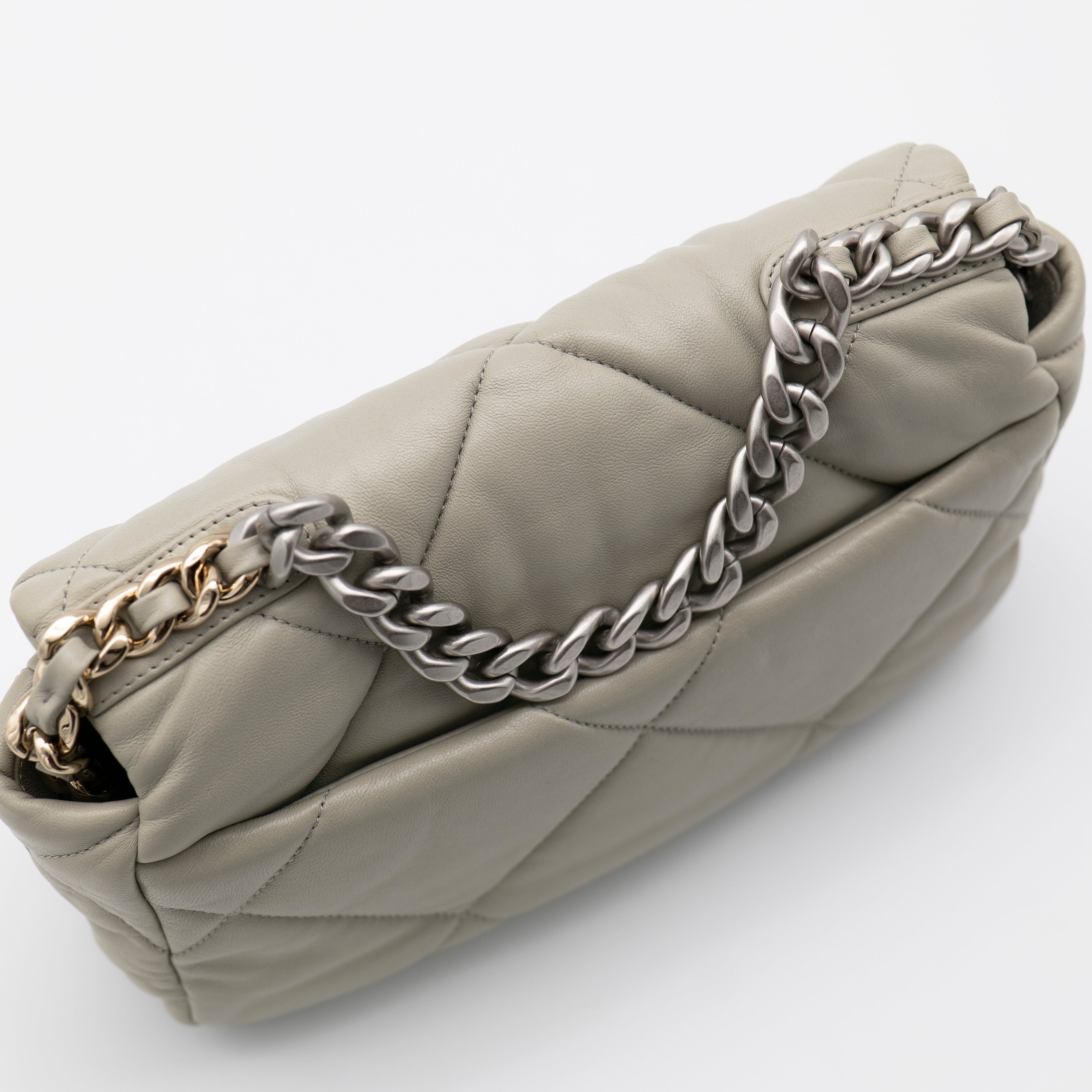 CHANEL 19 Medium 22C Light Gray Lambskin Quilted Mixed HW