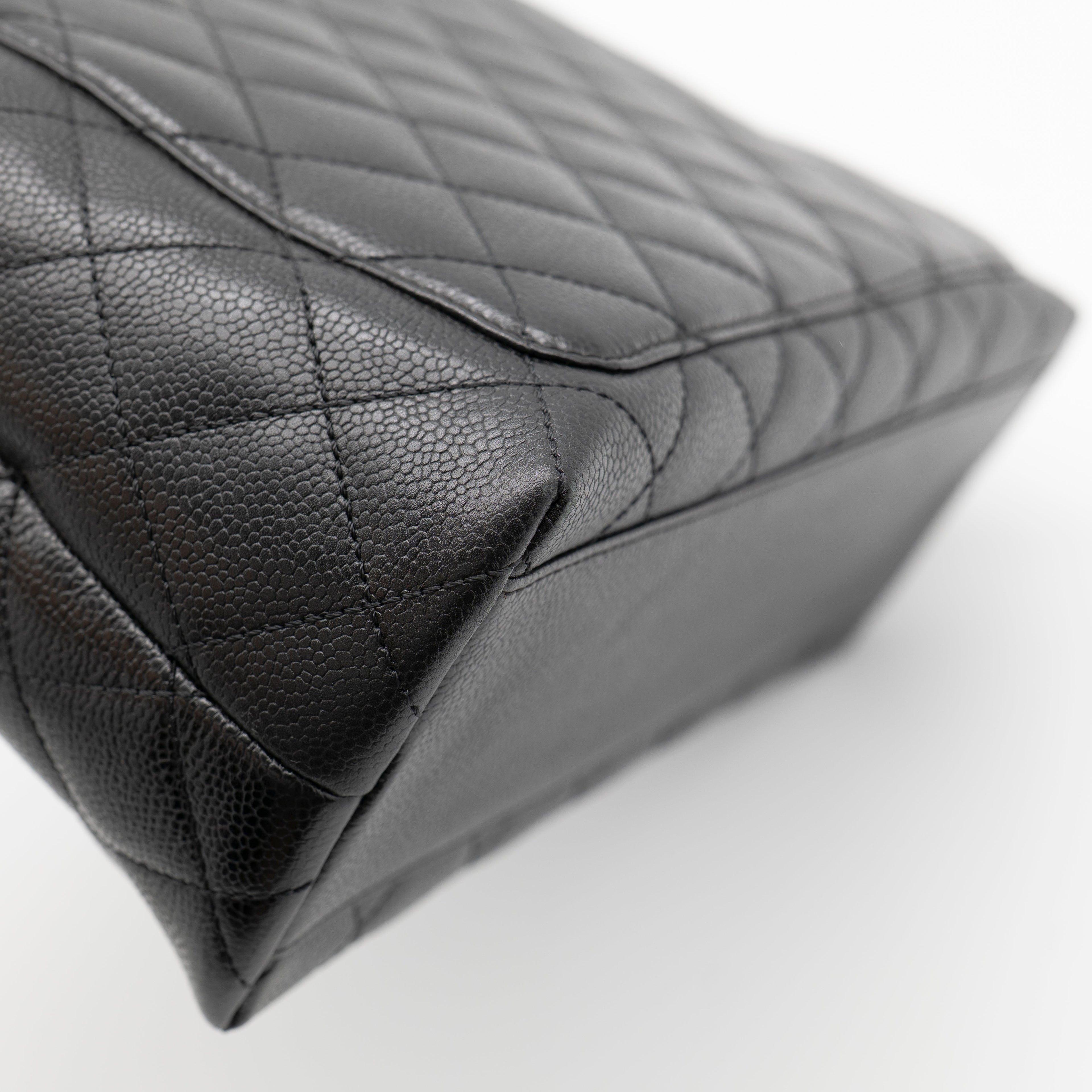 CHANEL Vintage Caviar Jumbo Kelly Flap 24K Gold Hardware A12397