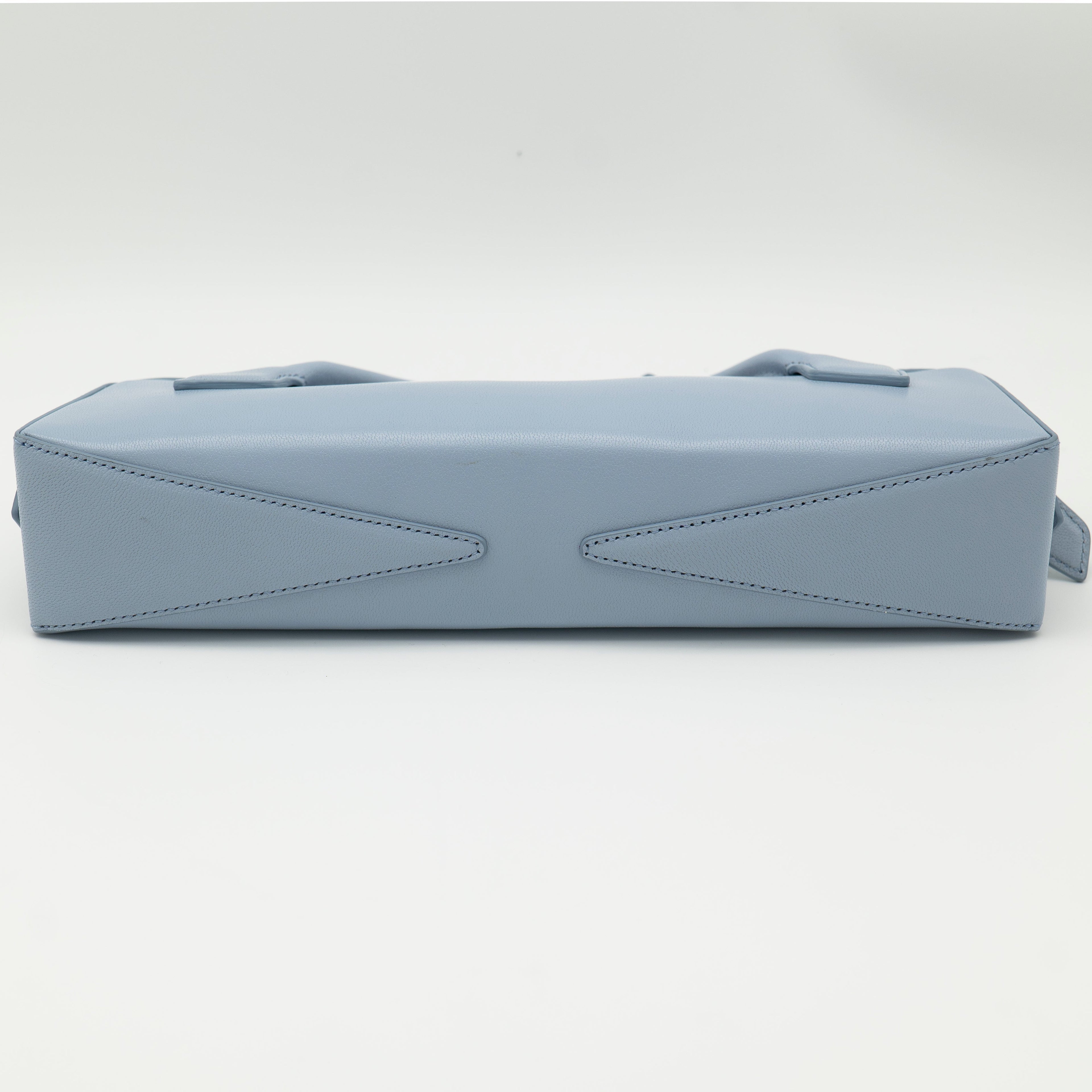 Alaïa Le Teckel Top Handle Clutch Bleu Delave