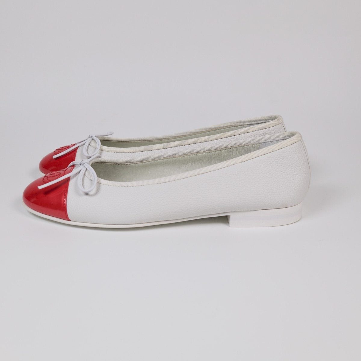 Chanel White Lambskin Red Patent CC Cap Toe Bow Ballet Flats Size 36
