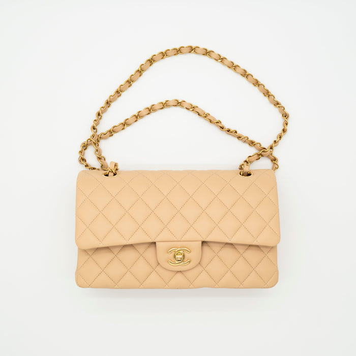 NEW CHANEL Medium Classic Flap Beige Clair Lambskin Quilted Gold Hardware Full Set