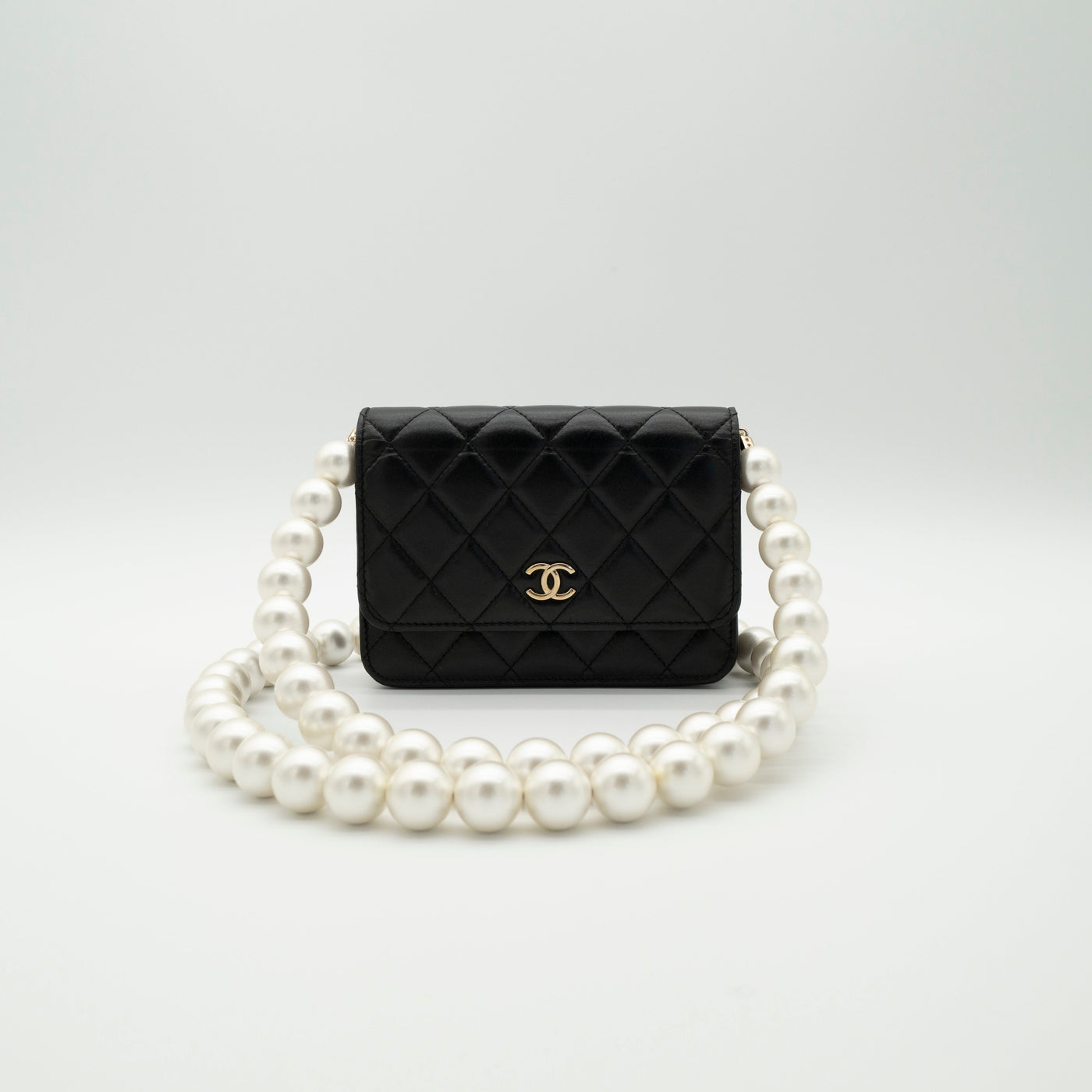 CHANEL Maxi Pearls Clutch with Chain Light Gold Hardware Full Set VIP