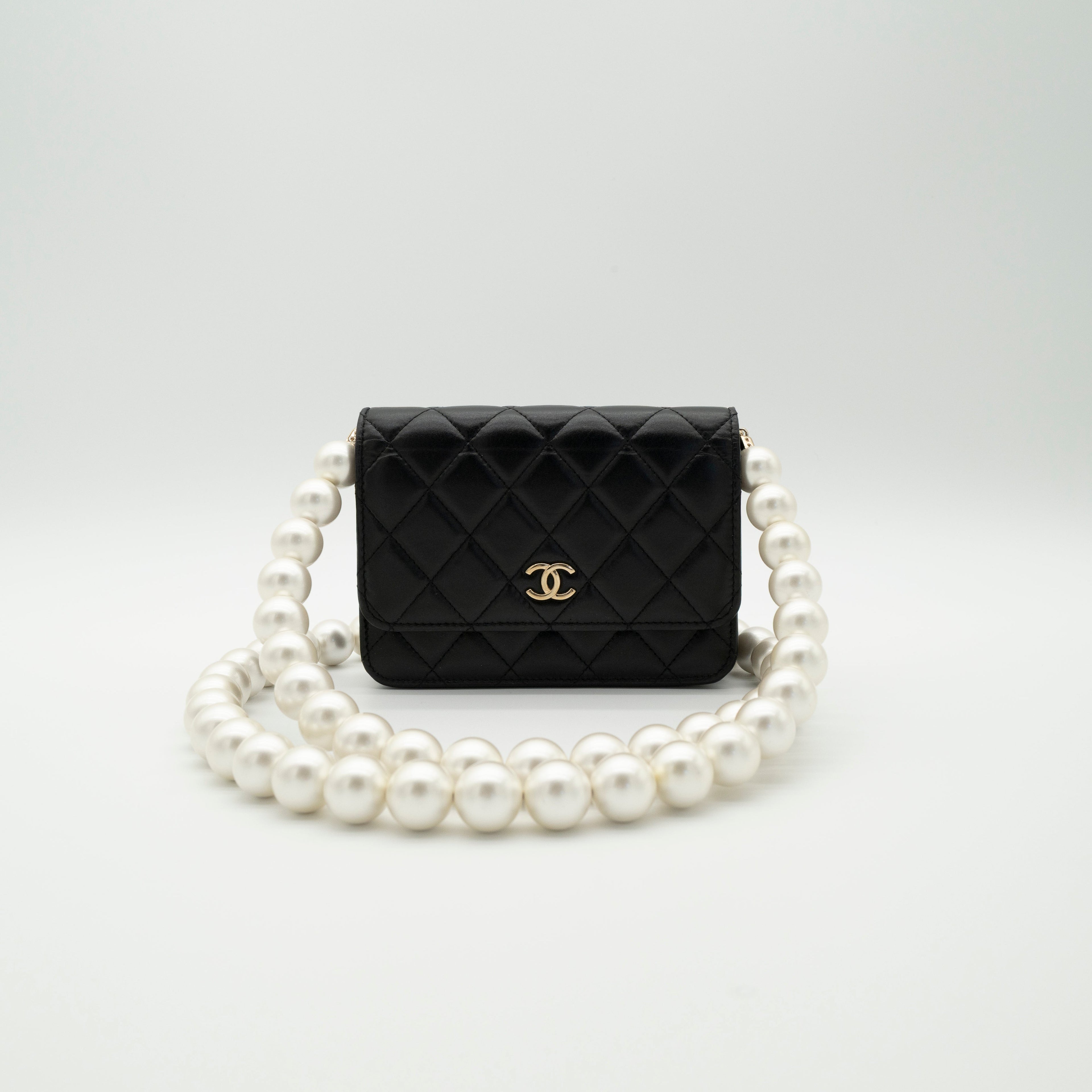 CHANEL Maxi Pearls Clutch with Chain Light Gold Hardware Full Set