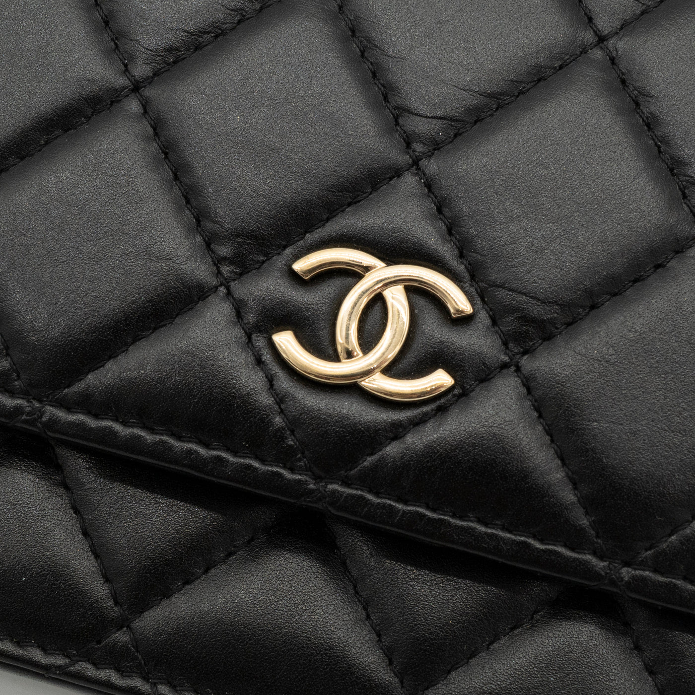 CHANEL Maxi Pearls Clutch with Chain Light Gold Hardware Full Set VIP
