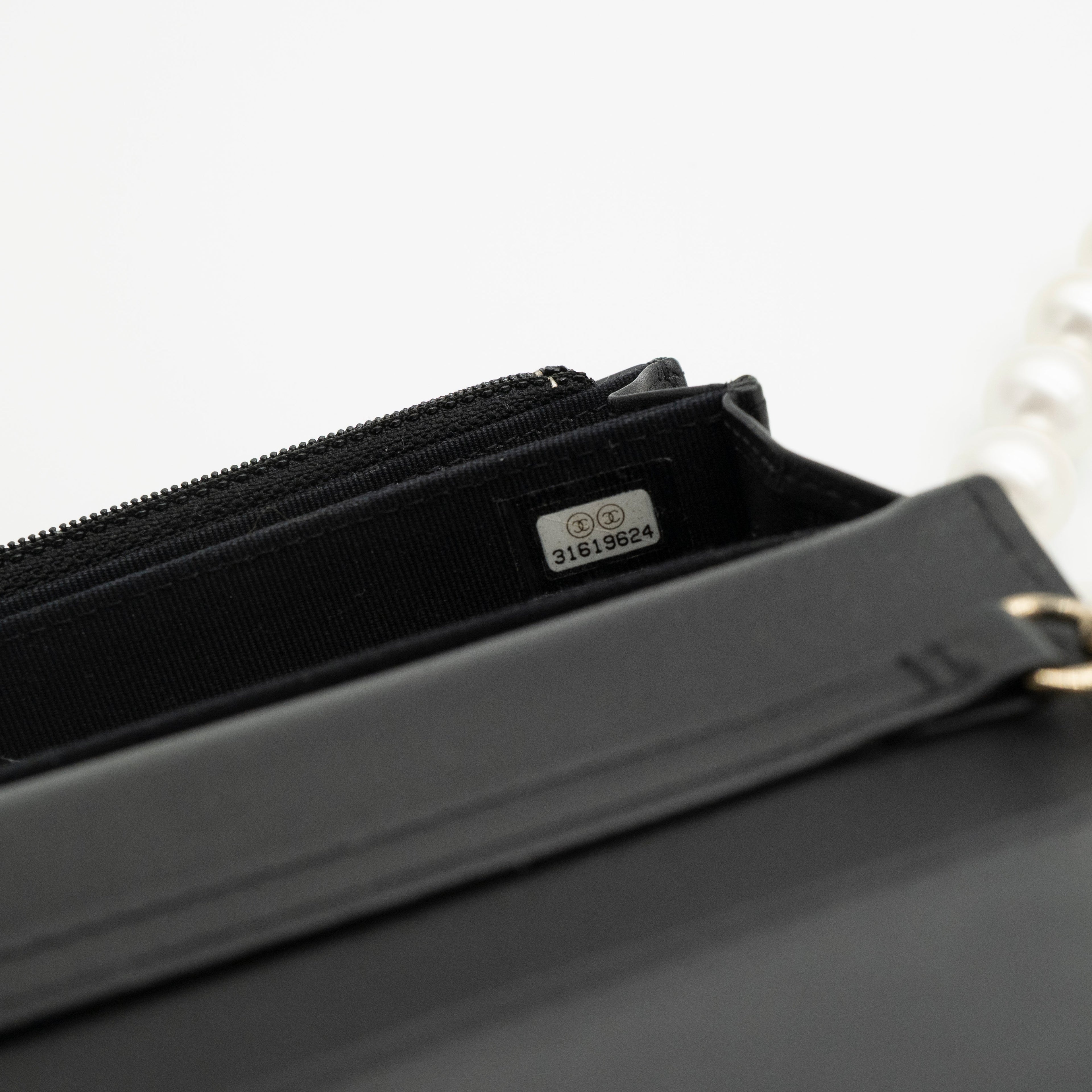 CHANEL Maxi Pearls Clutch with Chain Light Gold Hardware Full Set
