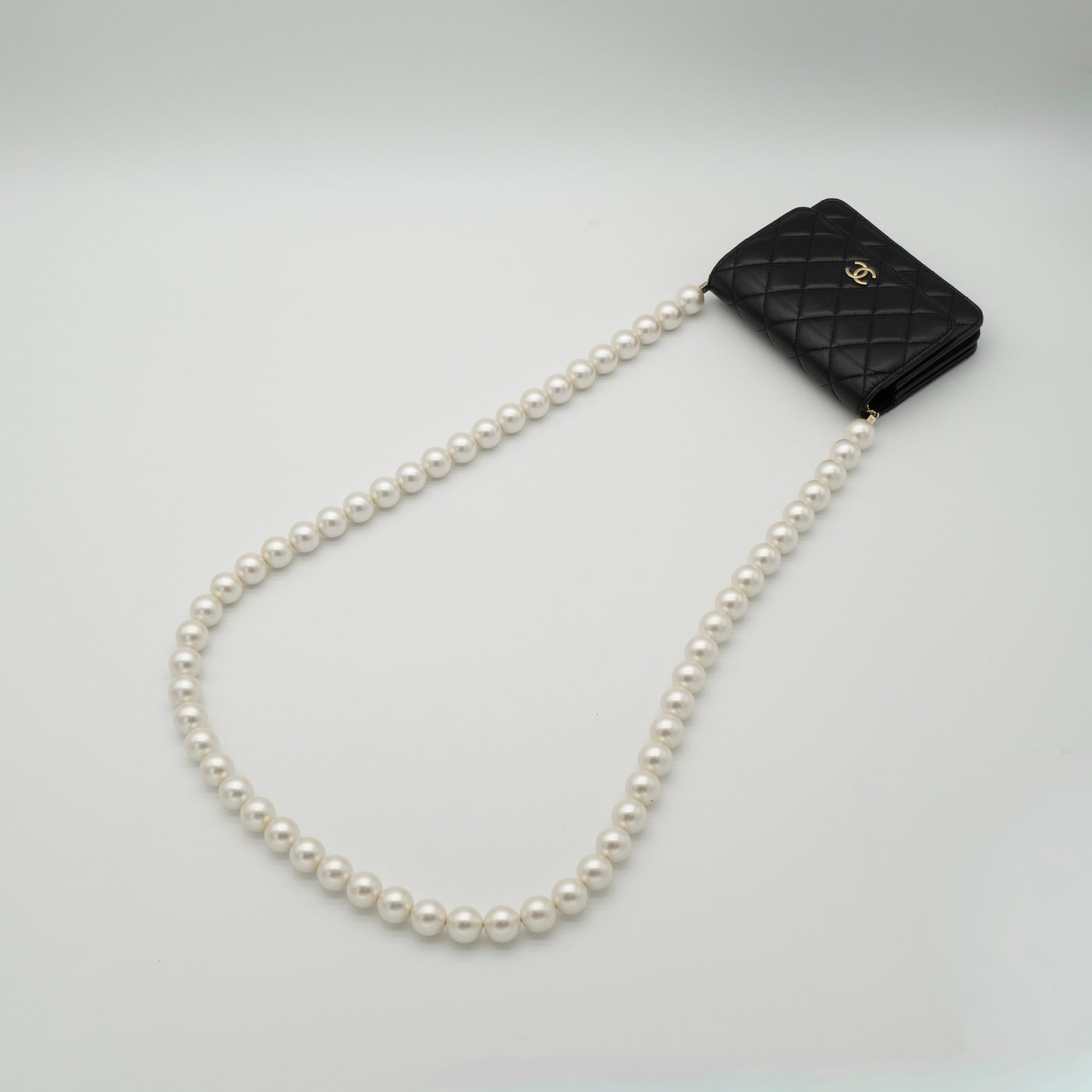 CHANEL Maxi Pearls Clutch with Chain Light Gold Hardware Full Set VIP