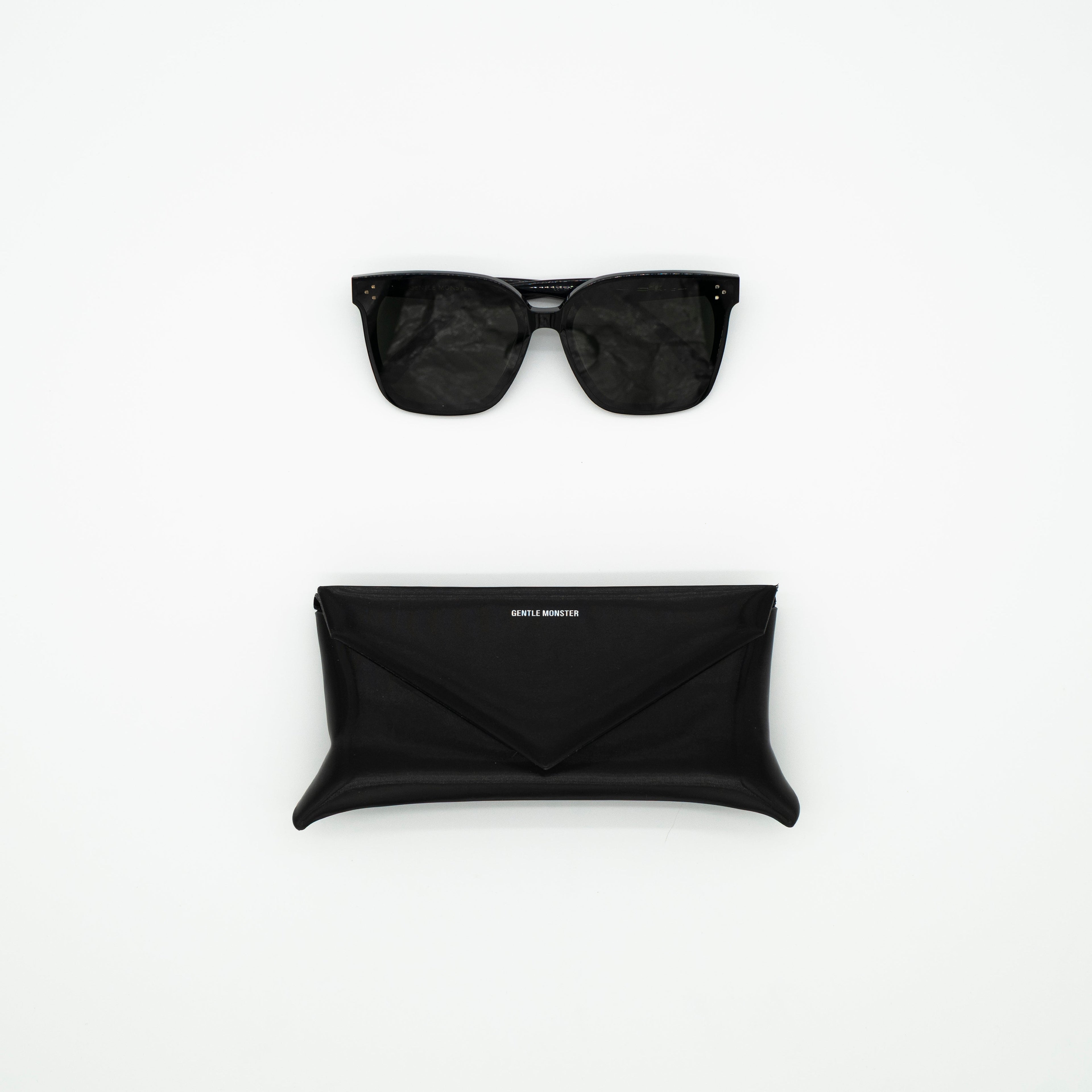 Gentle Monster Her 01 Unisex Black Square Sunglasses