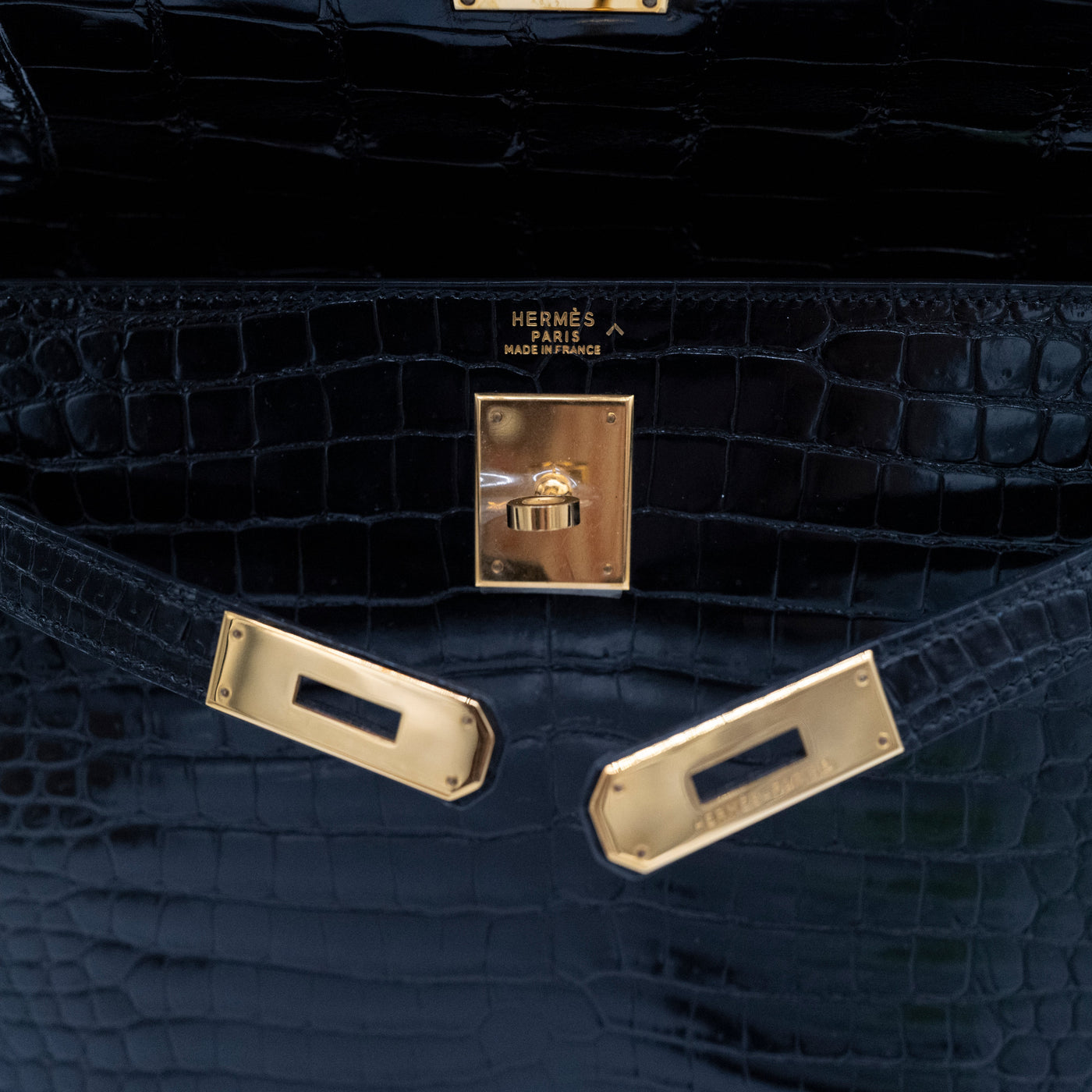 Hermès Black Shiny Porosus Crocodile Sellier Kelly 32 Gold Hardware 1997 VIP