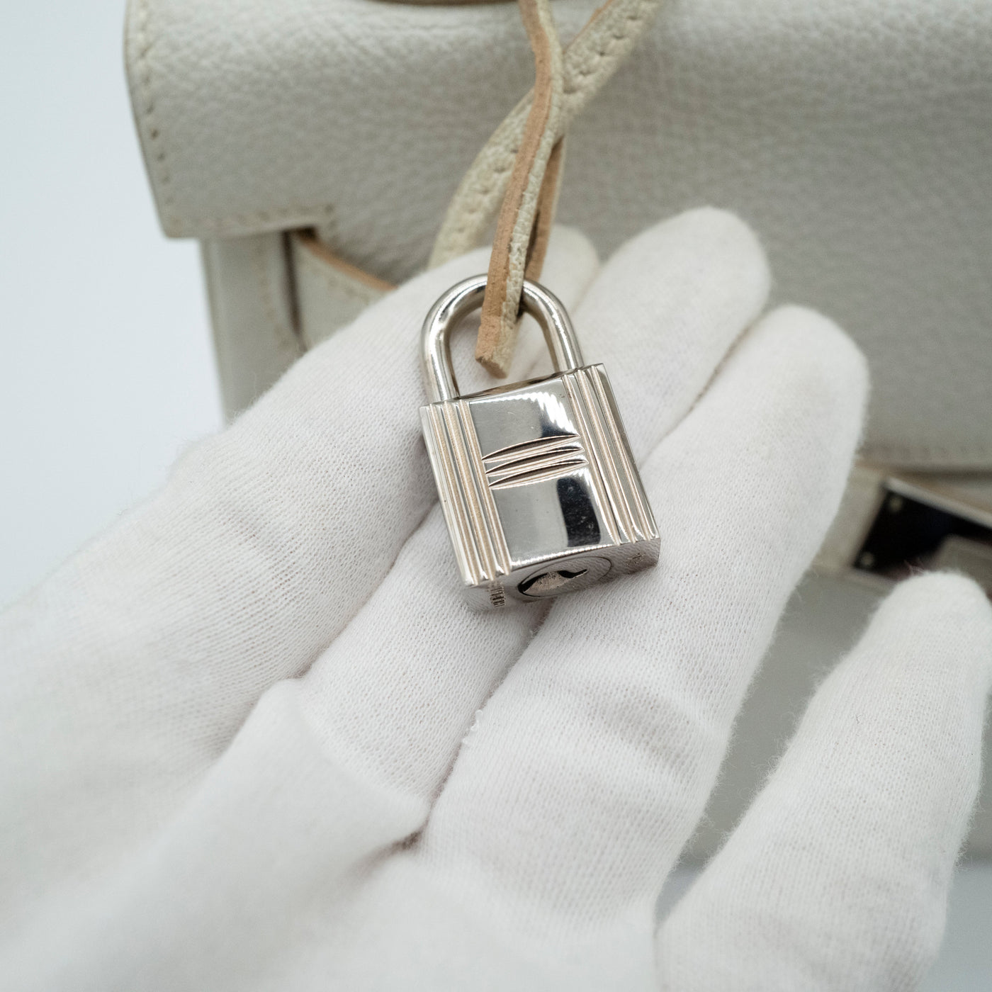 *Rare* Hermès Kelly 32 Retourné Dalmatian White Buffalo Skipper Palladium Hardware 2001 VIP