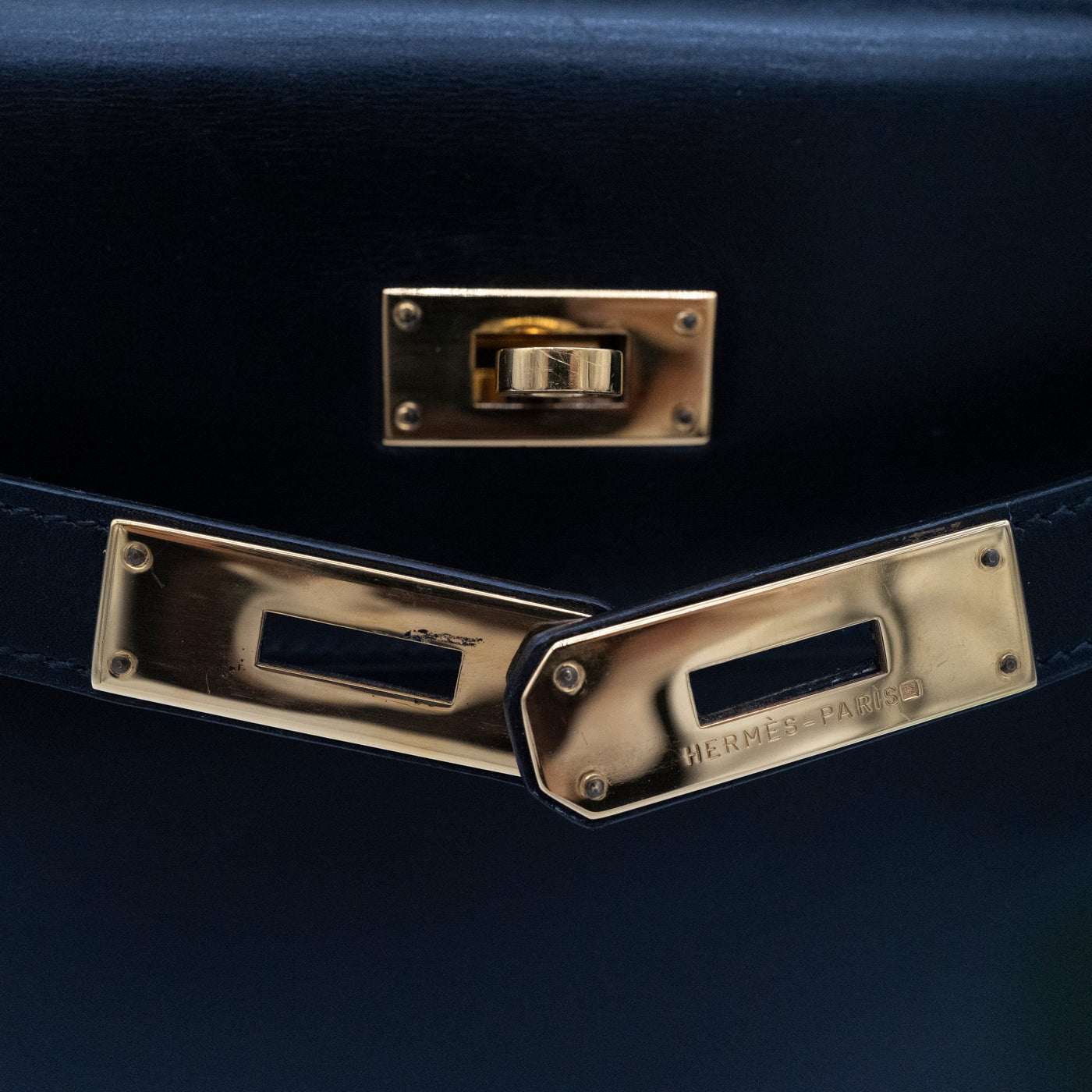 Hermès Vintage Noir Box Calf Kelly 32 Retourné Gold Hardware 1993 VIP