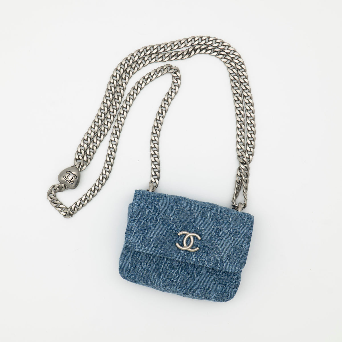 CHANEL Denim Camellia Sweet Heart Clutch with Chain AP3224