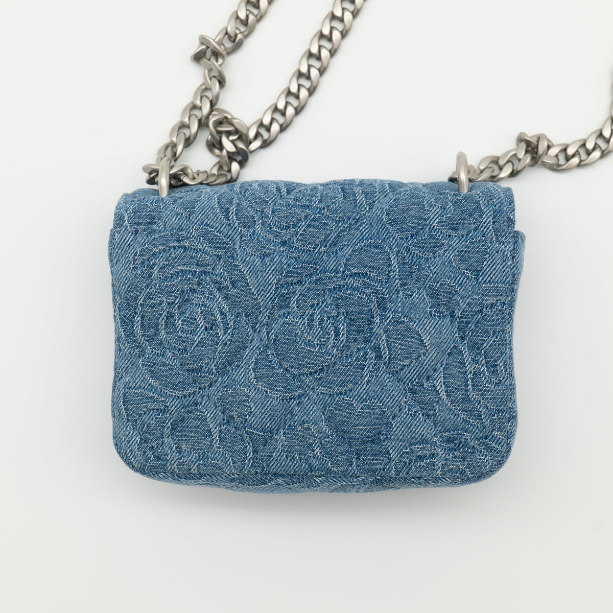 CHANEL Denim Camellia Sweet Heart Clutch with Chain AP3224