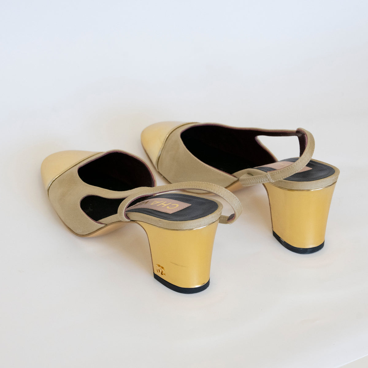 CHANEL Limited Edition Runway Linen and Gold Slingback Pumps EU 36