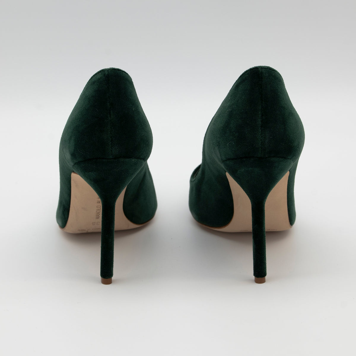 Manolo Blahnik BB 105 Pointed Toe Pumps in Dark Green Velvet Size 36
