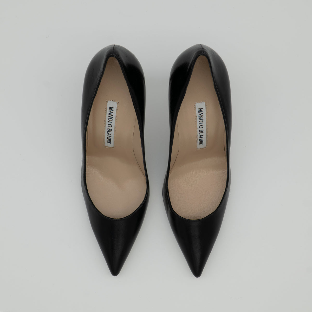Manolo Blahnik BB 105 Pointed Toe Pumps in Black Smooth Calfskin Size 36