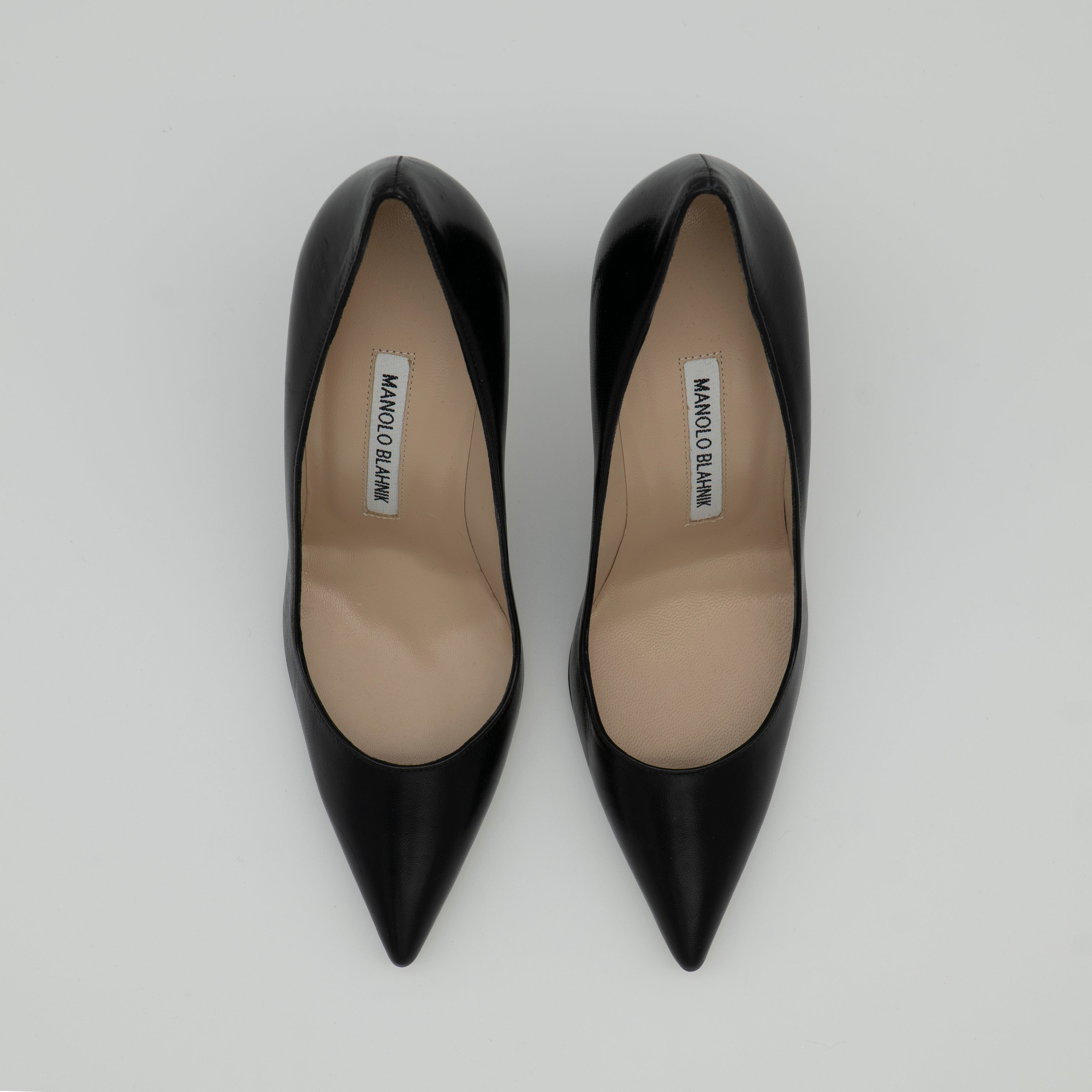 Manolo Blahnik BB 105 Pointed Toe Pumps in Black Smooth Calfskin Size 36