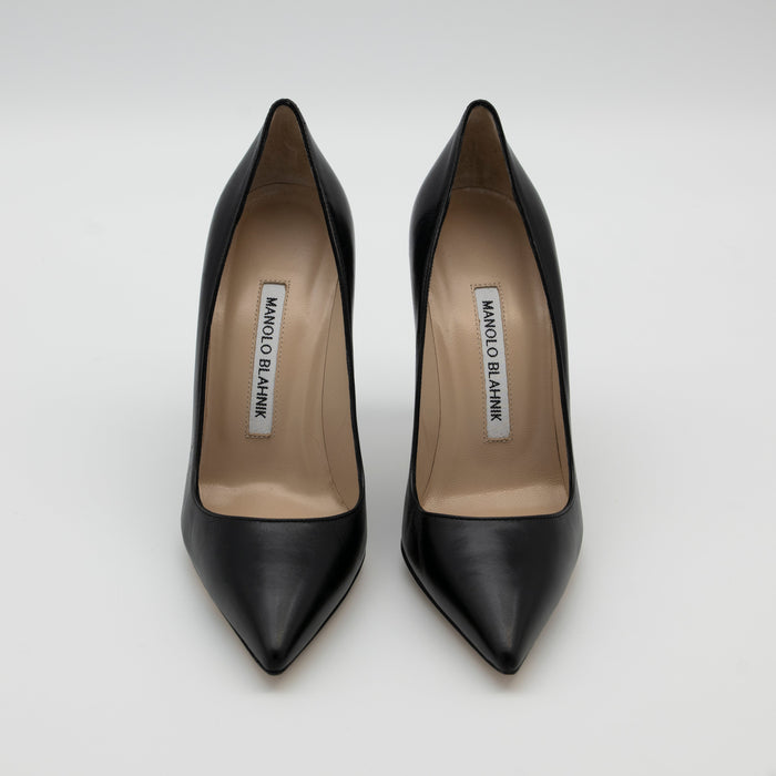 Manolo Blahnik BB 105 Pointed Toe Pumps in Black Smooth Calfskin Size 36