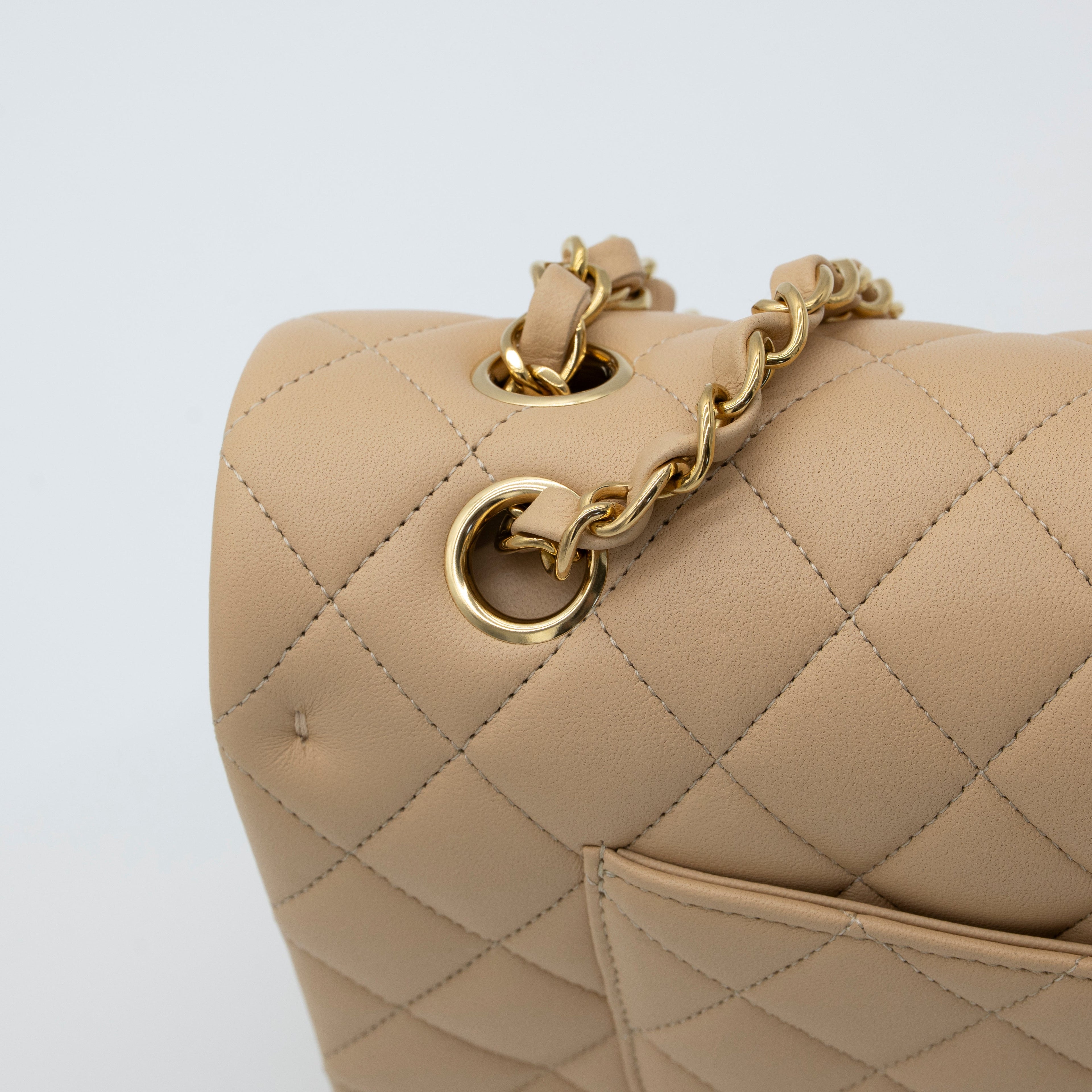 NEW CHANEL Medium Classic Flap Beige Clair Lambskin Quilted Gold Hardware Full Set