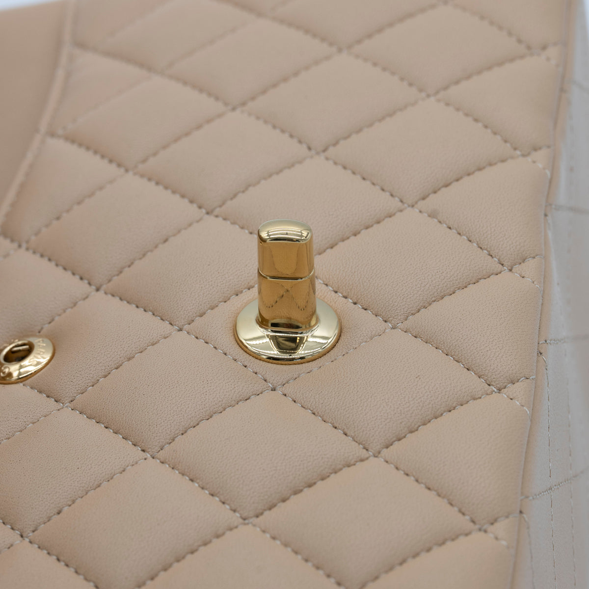 NEW CHANEL Medium Classic Flap Beige Clair Lambskin Quilted Gold Hardware Full Set