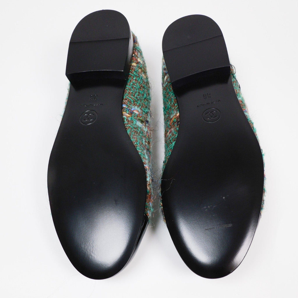 Chanel 23A Paris-Dakar Green Tweed Patent CC Cap Toe Bow Ballet Flats Size 36