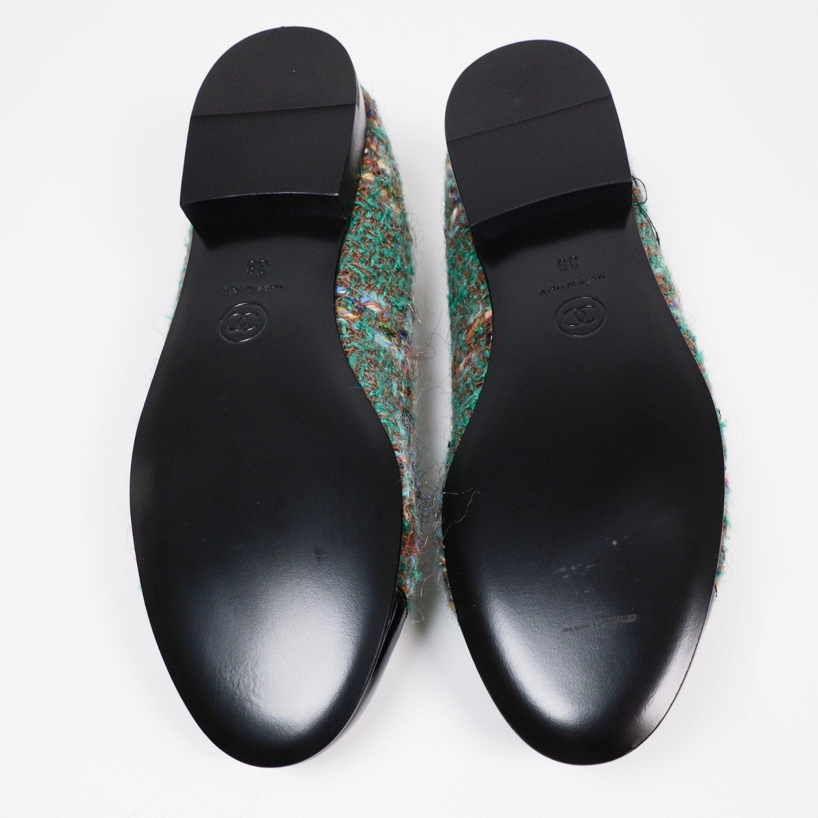 Chanel 23A Paris-Dakar Green Tweed Patent CC Cap Toe Bow Ballet Flats Size 36