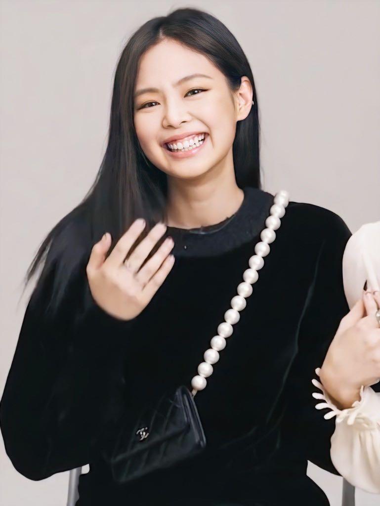 CHANEL Maxi Pearls Clutch with Chain Light Gold Hardware Full Set VIP