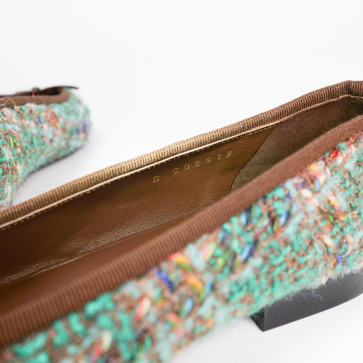Chanel 23A Paris-Dakar Green Tweed Patent CC Cap Toe Bow Ballet Flats Size 36
