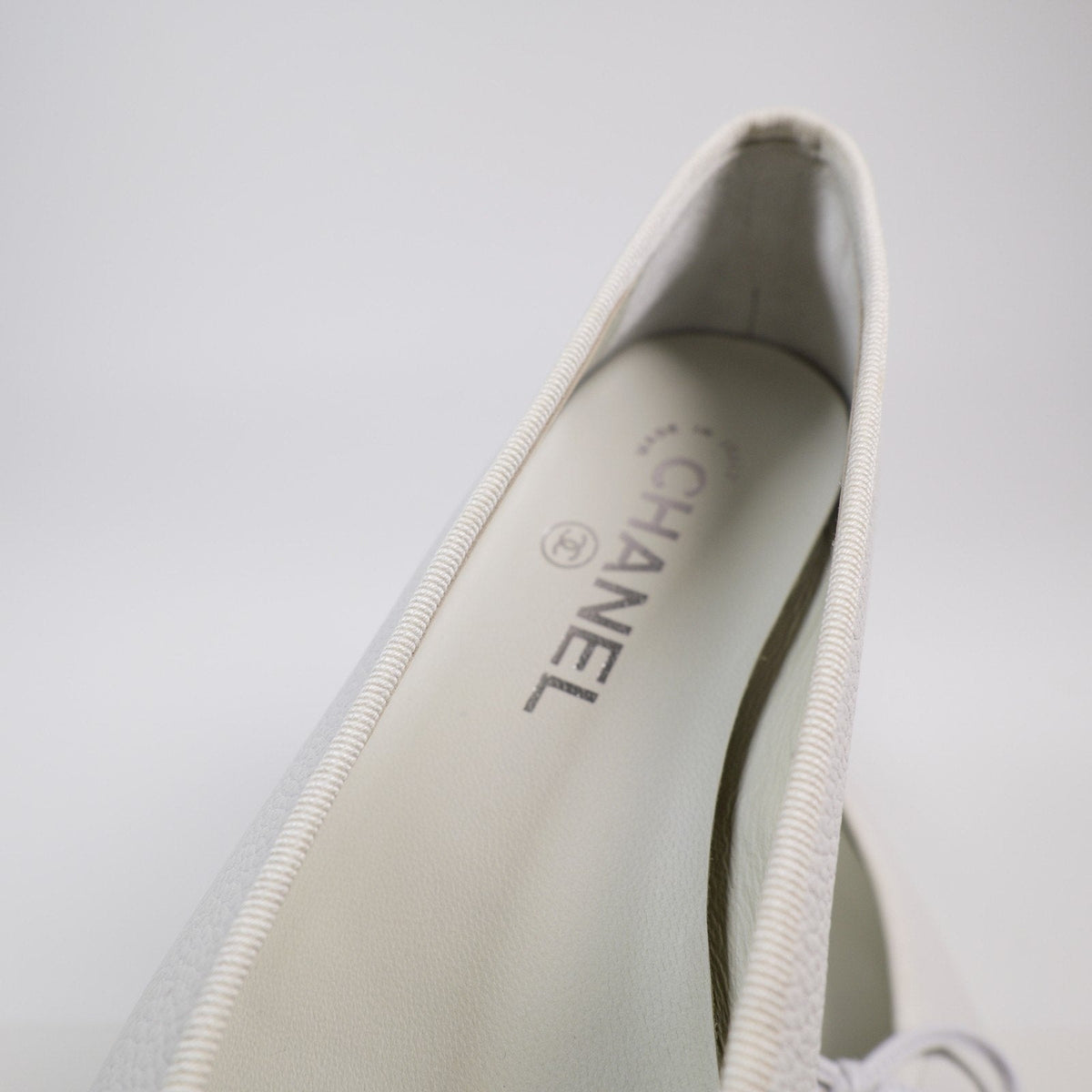 Chanel White Lambskin Red Patent CC Cap Toe Bow Ballet Flats Size 36